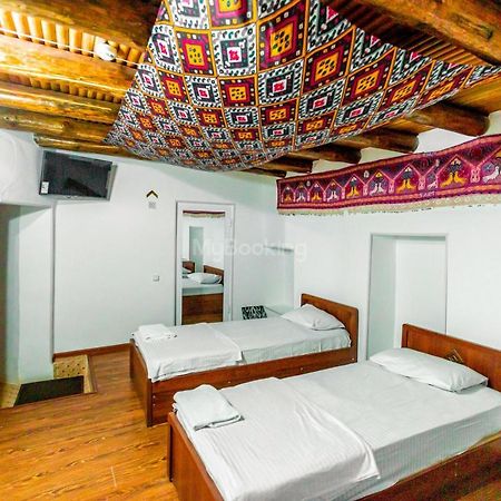Okhun Madrasah15Th-16Th Century Hotel Бухара Екстериор снимка