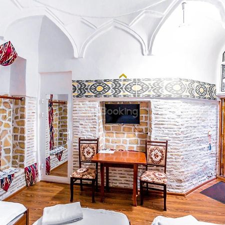 Okhun Madrasah15Th-16Th Century Hotel Бухара Екстериор снимка