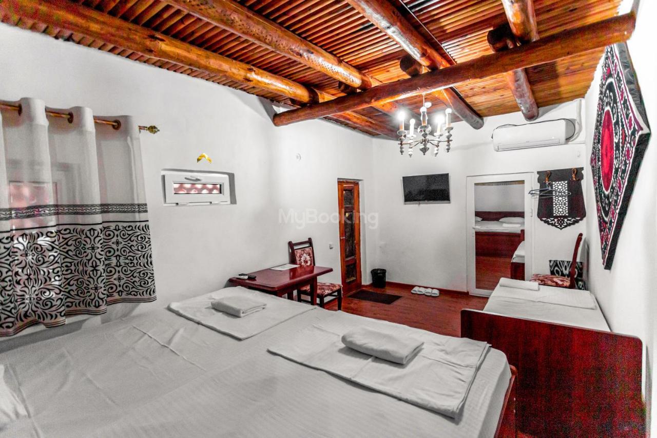 Okhun Madrasah15Th-16Th Century Hotel Бухара Екстериор снимка
