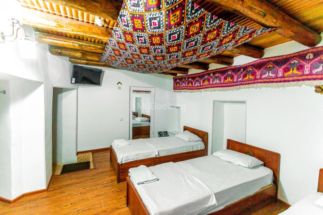 Okhun Madrasah15Th-16Th Century Hotel Бухара Екстериор снимка