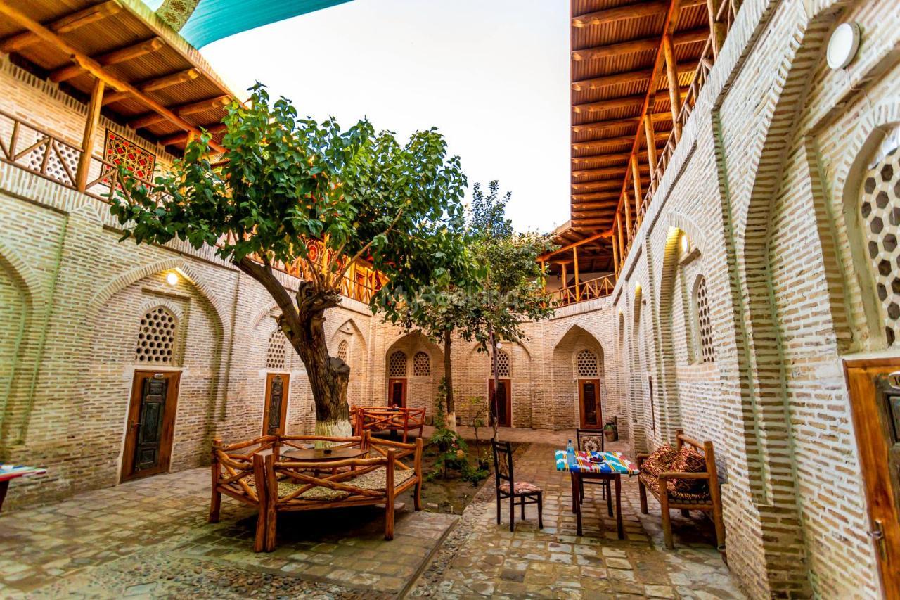 Okhun Madrasah15Th-16Th Century Hotel Бухара Екстериор снимка