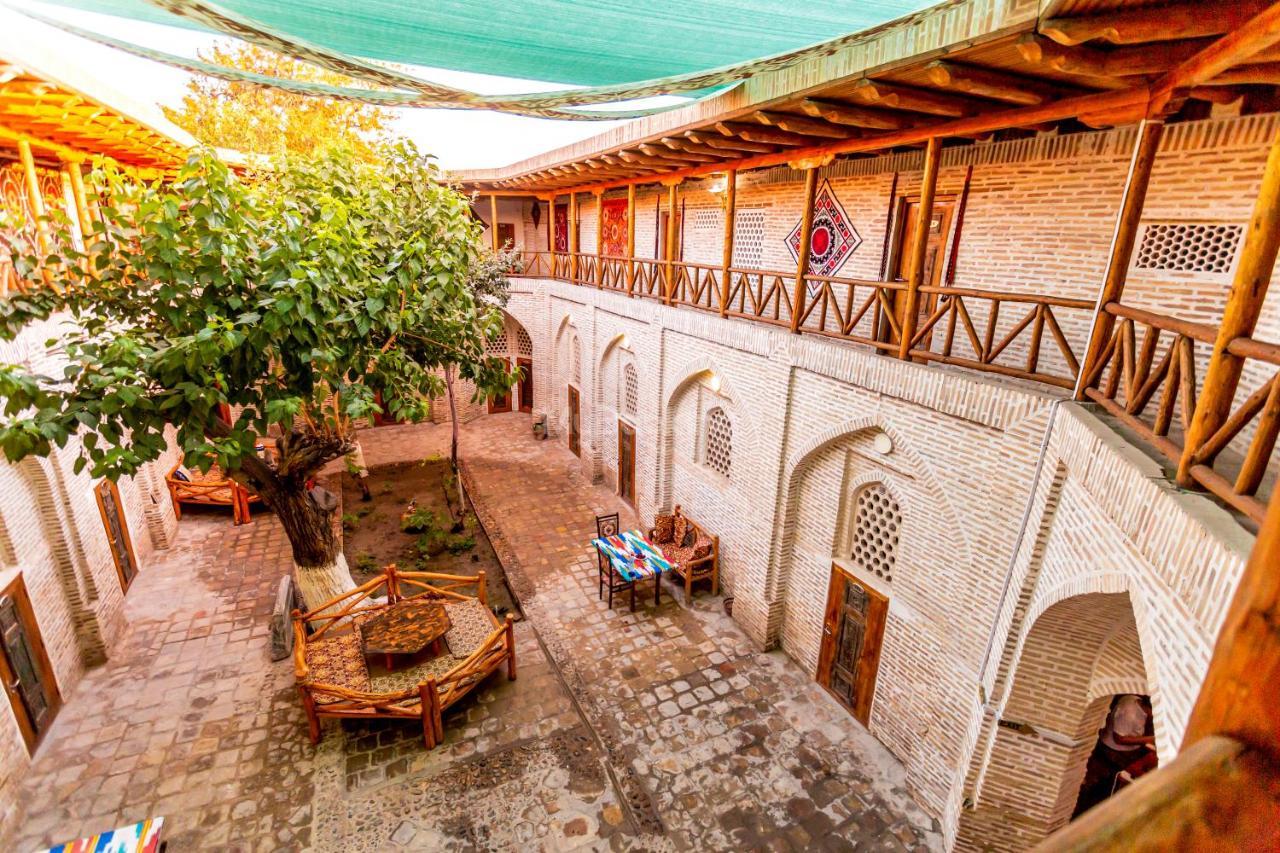 Okhun Madrasah15Th-16Th Century Hotel Бухара Екстериор снимка